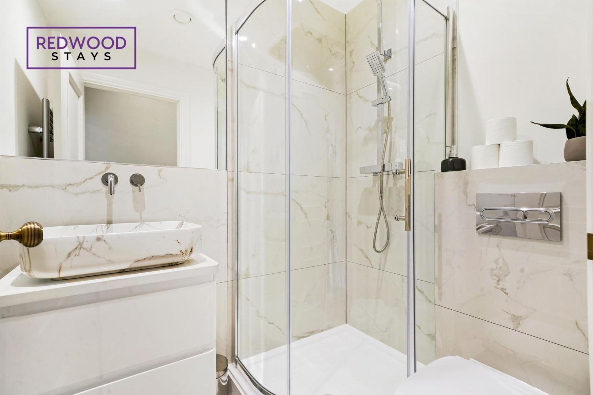 Top Quality 2 Bed 1 Bath Apartments For Contractors By Redwood Stays Reading Exteriör bild